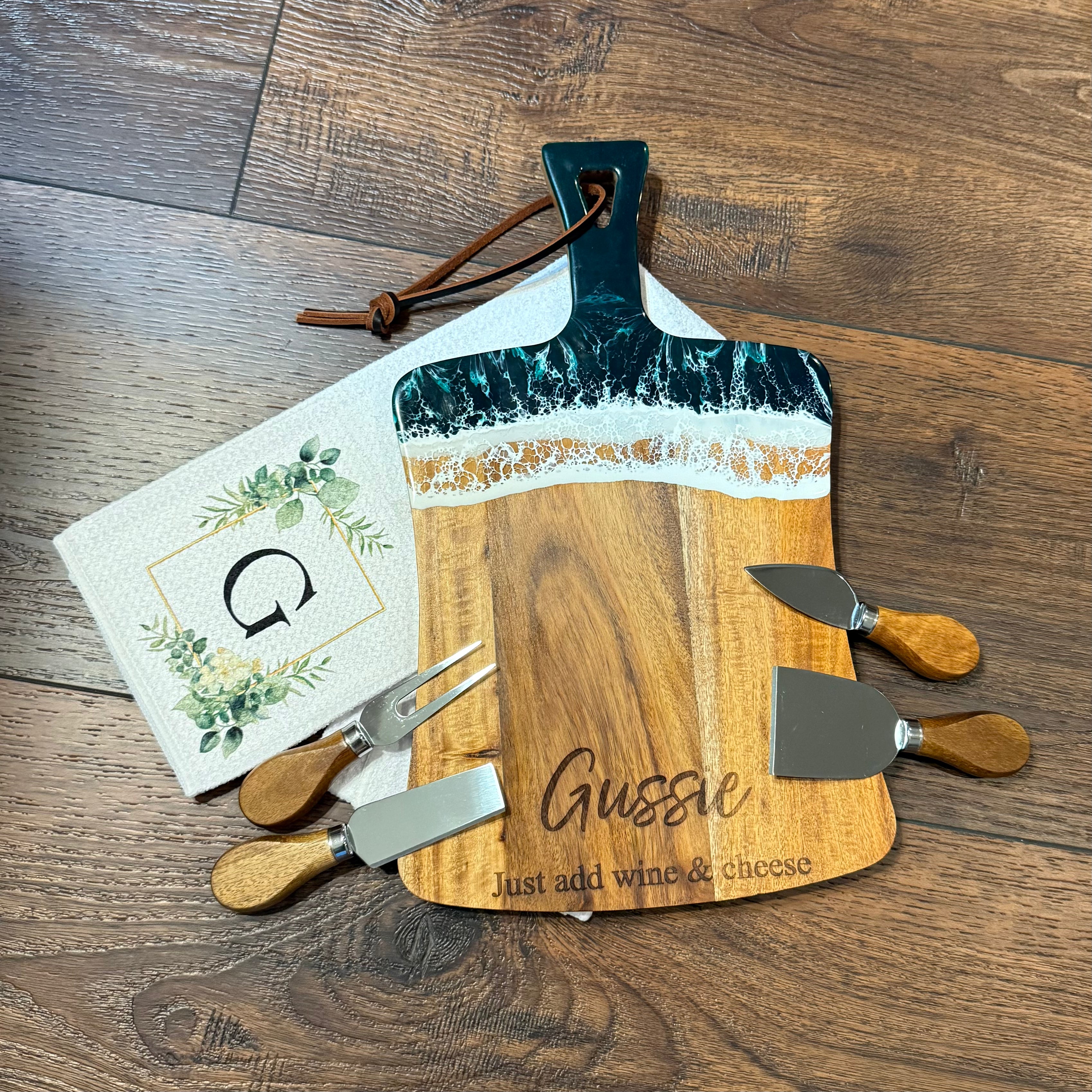 Ocean Resin Board and Knife Set