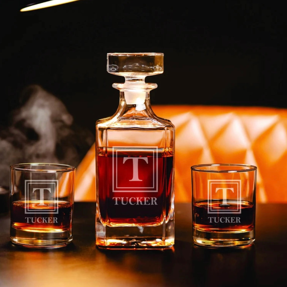 square logo decanter set 